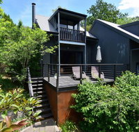 Cloudsong Chalet 3 - Close to the village centre - Accommodation in Brisbane