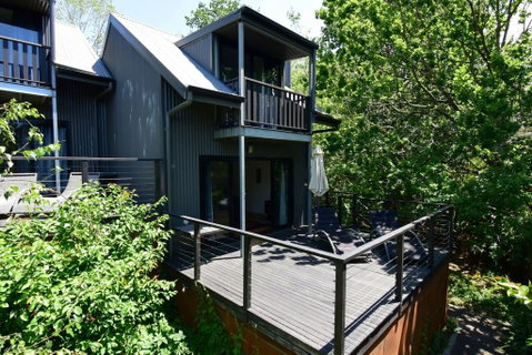 Cloudsong Chalet 4 - Close To The Village Centre! - Accommodation in Brisbane 1