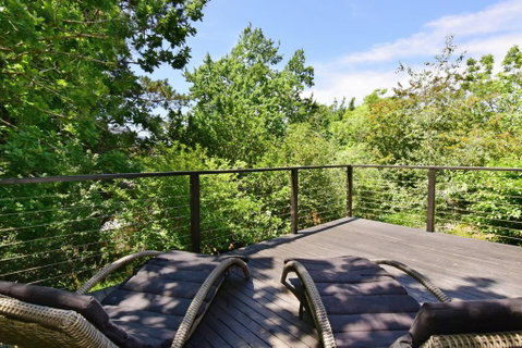 Cloudsong Chalet 4 - Close To The Village Centre! - Accommodation in Brisbane 2