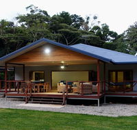 Coconut Beach House - Accommodation in Brisbane