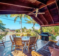Coconut Grove Holiday House - Accommodation in Brisbane