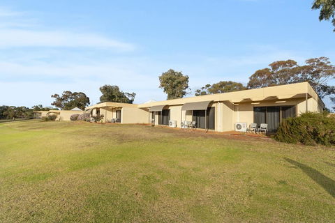 Comfort Inn & Suites Riverland - Accommodation in Brisbane 3