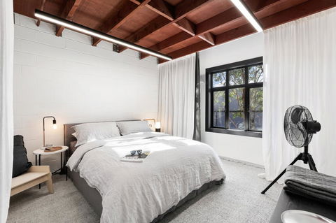 Converted Warehouse City Loft - Accommodation in Brisbane 1
