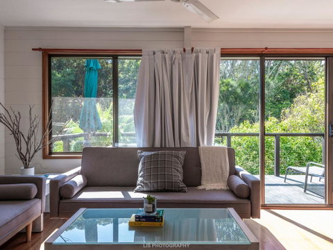 Coral's @ Elizabeth Beach - Accommodation in Brisbane 0