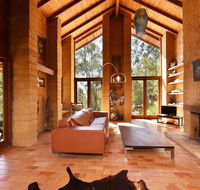 Corymbia Cottage - unique quirky private a guest favourite - Accommodation in Brisbane