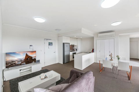 Cosy 3BR Penthouse Close To Westfield And Train - Accommodation in Brisbane 3