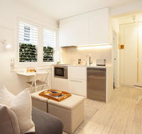 Cosy Flat in Art Deco Building Minutes From City - Accommodation in Brisbane