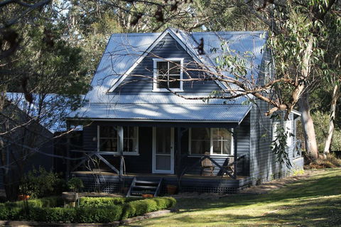 Cottage At 31 - Accommodation in Brisbane 0