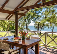 Cottonwood - Private Beachfront - Accommodation in Brisbane