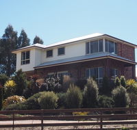 Country Meets Town - Accommodation in Brisbane