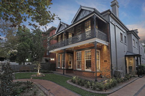 Dalziel Lodge - Accommodation in Brisbane 0
