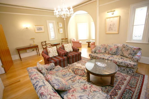 Darcy's Hotel - Accommodation in Brisbane 2