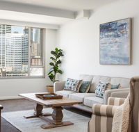 Darling Harbour Apartment with Parking Views Pool - Accommodation in Brisbane