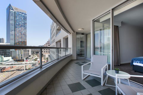Darling Harbour Apartment With Parking, Views Pool - Accommodation in Brisbane 3