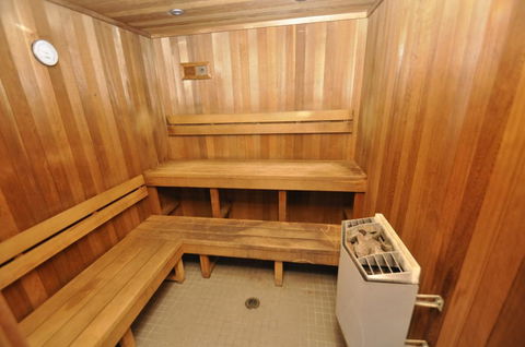 Darlinghurst Self-Contained Modern One-Bedroom Apartment (313 BUR) - Accommodation in Brisbane 1