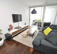Darlinghurst Self-Contained Modern One-Bedroom Apartment 313 BUR - Accommodation in Brisbane