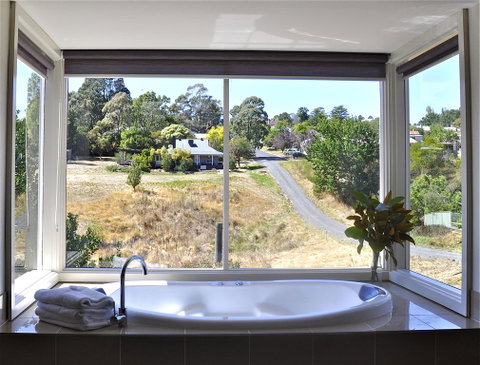 Daylesford Spa Villa One - Accommodation in Brisbane 2