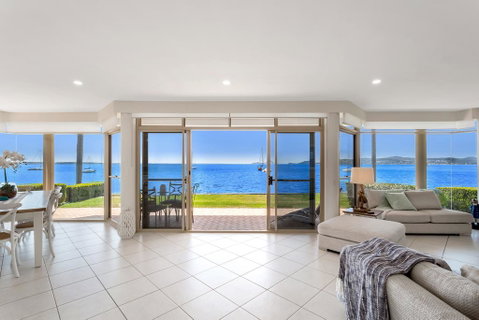 Delphini 1 - Salamander Bay - Accommodation in Brisbane 1