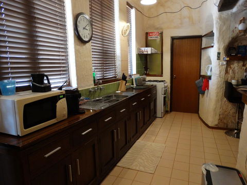 Dinky Di's Dugout - Accommodation in Brisbane 1