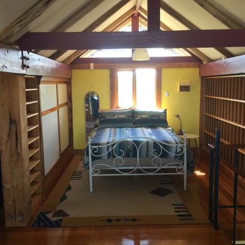 Dolphin Beach House - Accommodation in Brisbane 3