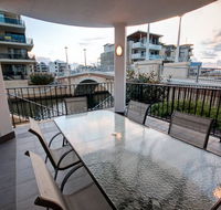 Dolphin Quay Apartment-3 Bedroom - Accommodation in Brisbane