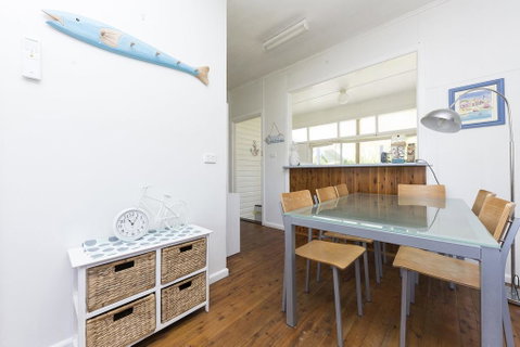 DOUGLAS COTTAGE FORSTER - Accommodation in Brisbane 3