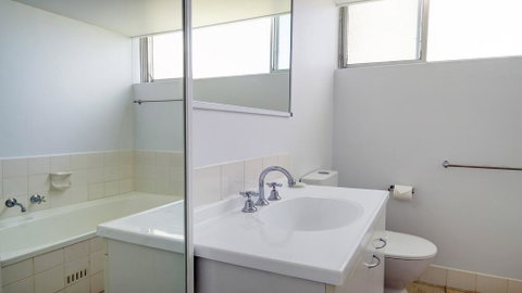 Ebbtide 2 - On Main Beach! - Accommodation in Brisbane 1