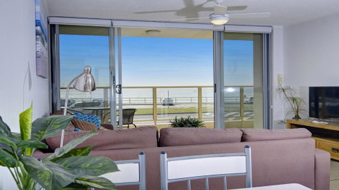Ebbtide 2 - On Main Beach! - Accommodation in Brisbane 3