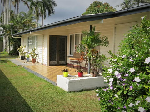 Edge Hill Clean & Green Cairns, 7 Minutes From The Airport, 7 Minutes To Cairns CBD & Reef Fleet Terminal - Accommodation in Brisbane 2