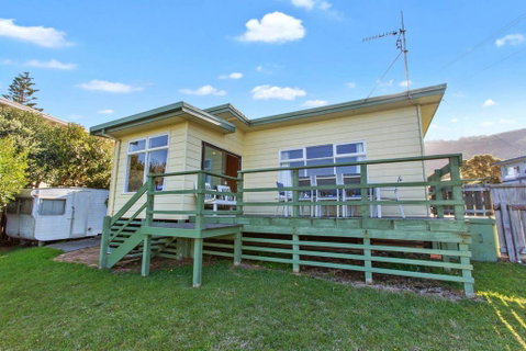 EIGHTY STEPS - Walk To The Ocean Edge - Accommodation in Brisbane 2