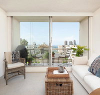 Elizabeth Bay Home with a View - Accommodation in Brisbane