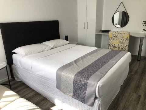Escape On Lake - Accommodation in Brisbane 0