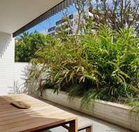 Executive Living in this Chic Garden Apartment - Accommodation in Brisbane