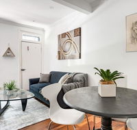 Expansive House Seconds from Oxford Street - Accommodation in Brisbane