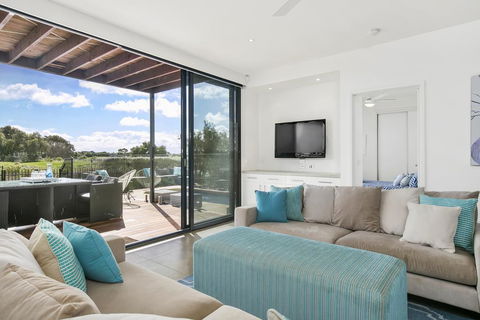 Fabulous Home - Families Only - Accommodation in Brisbane 3