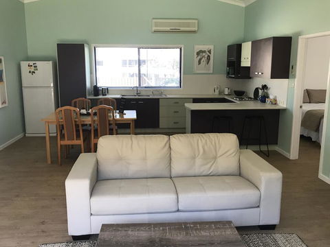 FAIRVIEW 25A - Waterfront Home - Accommodation in Brisbane 2