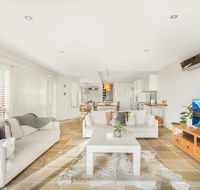 Family House With BBQ Deck Water View and Parking - Accommodation in Brisbane
