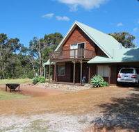 Farm Lane Retreat - Accommodation in Brisbane