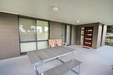 FRASERS COTTAGE- 23 Castle St Laurieton - Accommodation in Brisbane 2