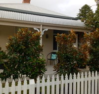 FUNKY COTTAGE - Accommodation in Brisbane