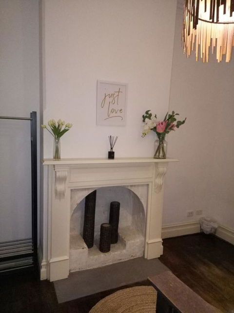 FUNKY COTTAGE - Accommodation in Brisbane 1