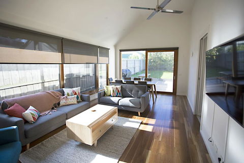 GALWAY COTTAGE - Accommodation in Brisbane 0