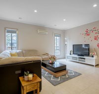 Gorgeous 4BR home in Point Cook - Accommodation in Brisbane