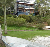 Green Point Lakehouse - Accommodation in Brisbane