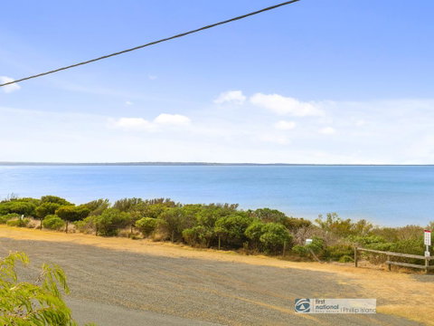 Grossard Point, The Lighthouse, Ventnor - Accommodation in Brisbane 1