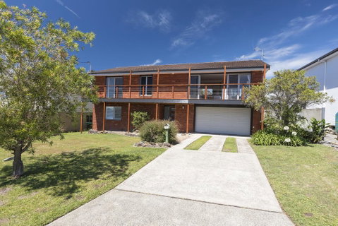 HAMPTONS - Accommodation in Brisbane 0