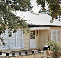 Happy cozy house for holidays Beach BBQ Pet friendly 35kms from CBD in country life style  - Accommodation in Brisbane