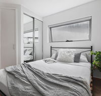 Heart of Sandringham Apartment by Ready Set Host - Accommodation in Brisbane