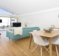 Hidden Gem On Manning - Great location opposite Surf Beach - Accommodation in Brisbane