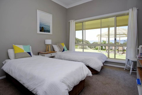 Hideaway - Pacific Palms - Accommodation in Brisbane 3